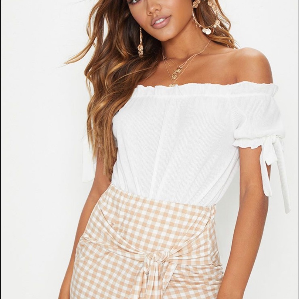 NWT prettylittlething off the shoulder body suit